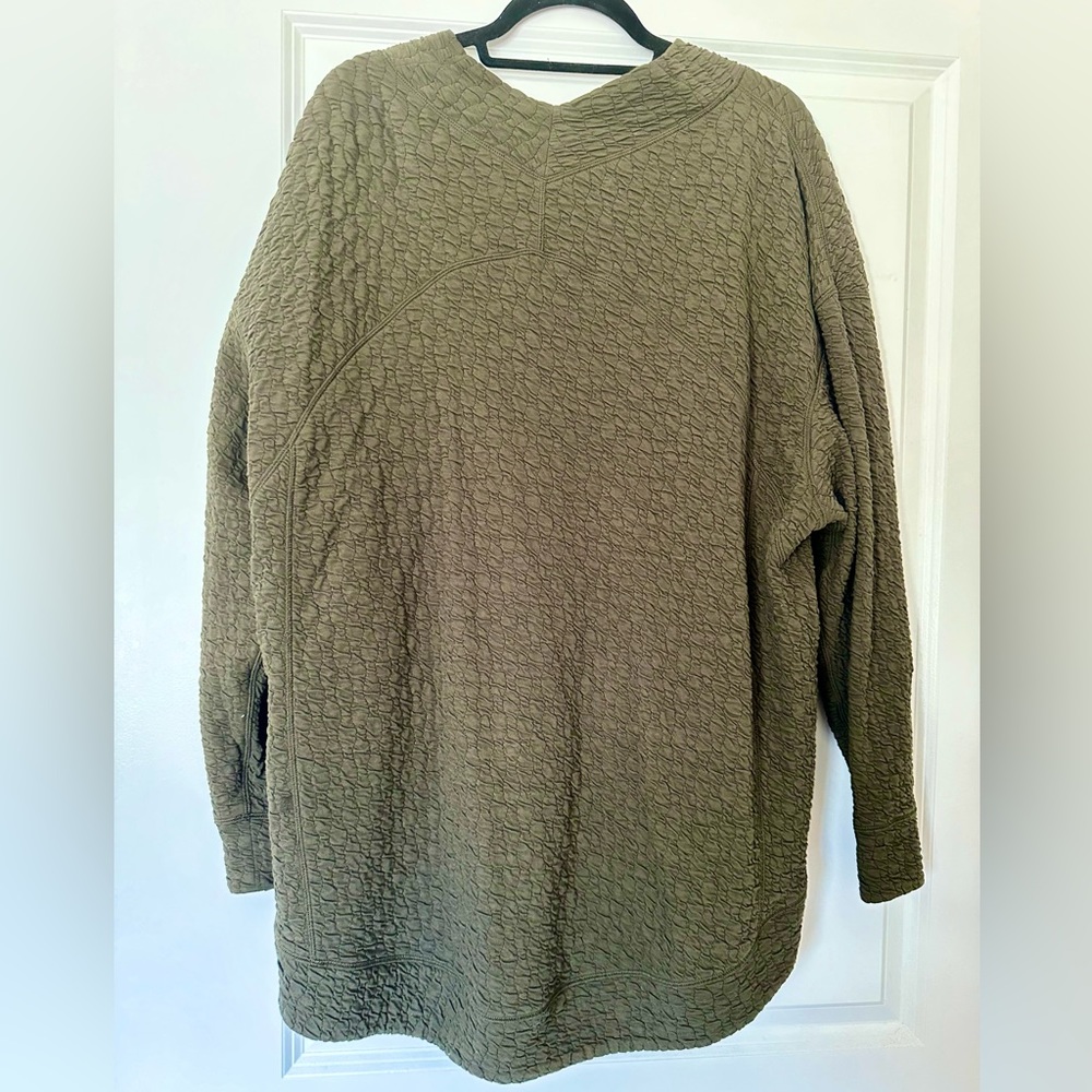 Lululemon Rippled V-Neck Pullover - Picture 6 of 6